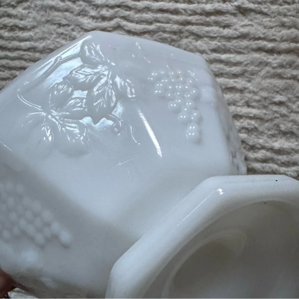 Anchor Hocking Vintage Milk Glass Pedestal Compote Bowl